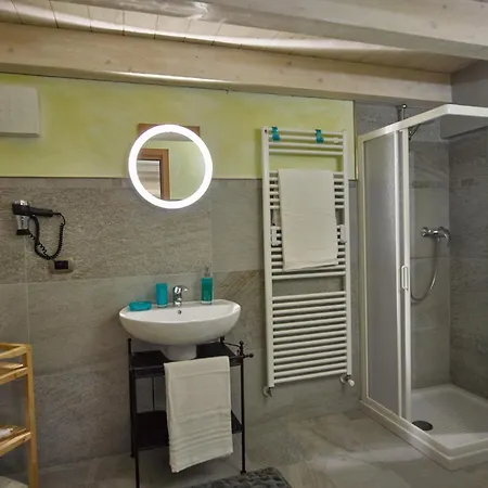 Roberta Hotel *